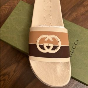 Men's New in box Gucci slides